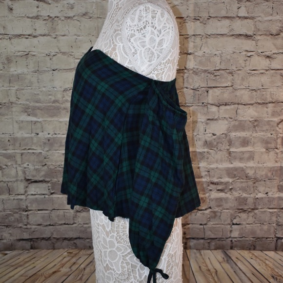 Large Plaid Off Shoulder Top - Picture 4 of 6